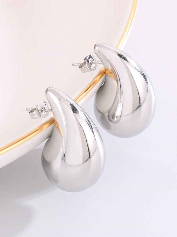 Dainty Water Drop Earrings