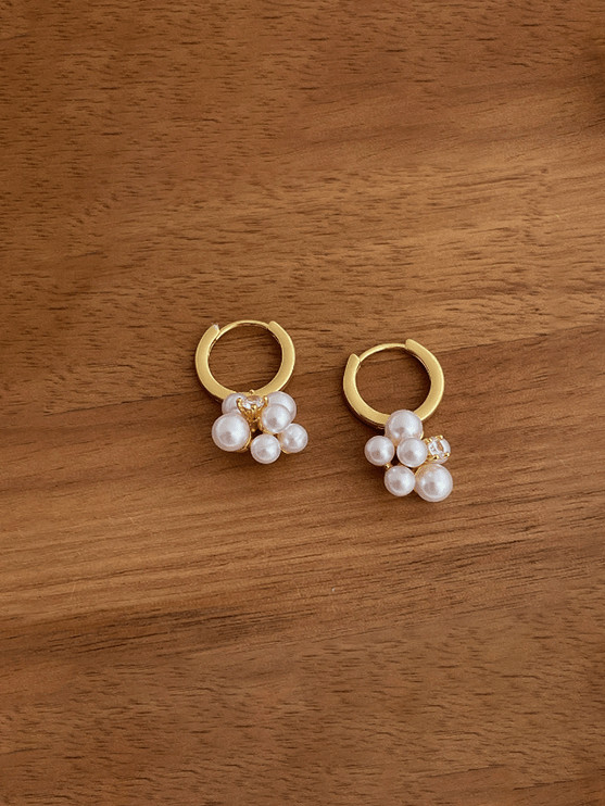 Nayara Pearl Earrings