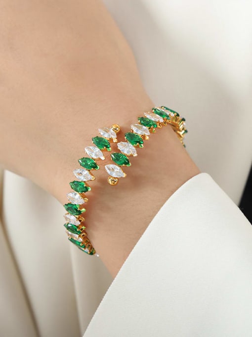 Diara Emerald Halo Bangle